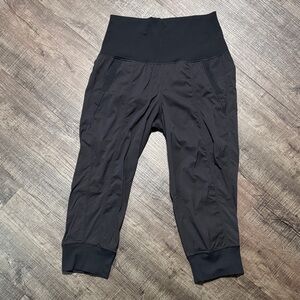 lululemon athletica High-Rise Jogger Calf Length pants